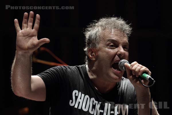 JELLO BIAFRA AND THE GUANTANAMO SCHOOL OF MEDECINE - 2014-04-23 - PARIS - CentQuatre - Salle 400 - 